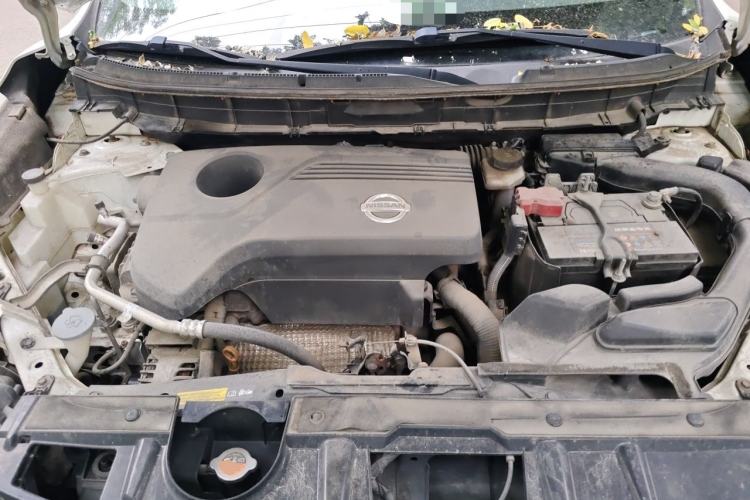 Used Nissan X-Trail 2015 2.5L CVT Leading MAX Edition 4WD Engine Bay