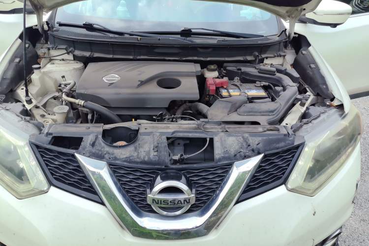 Used Nissan X-Trail 2015 2.0L CVT Comfort MAX Edition 2WD Engine Bay