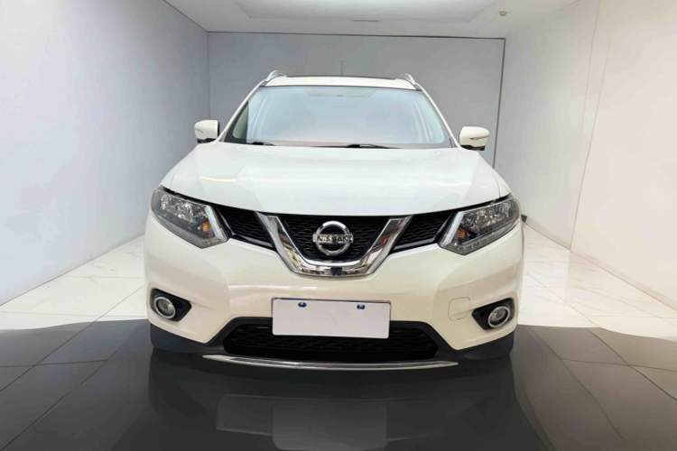 Used Nissan X-Trail 2015 2.5L CVT Leading MAX Edition 4WD Exterior 1