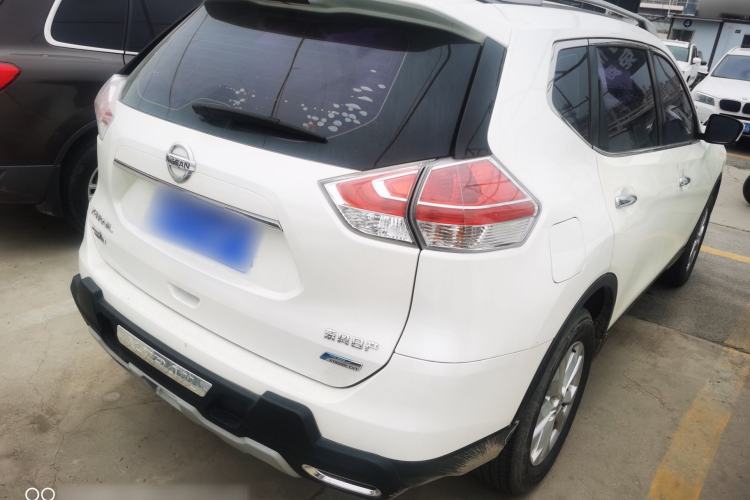 Used Nissan X-Trail 2015 2.0L CVT Comfort MAX Edition 2WD Exterior 2