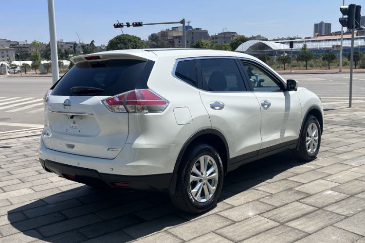 Used Nissan X-Trail 2015 2.0L CVT Comfort MAX Edition 2WD Exterior 2