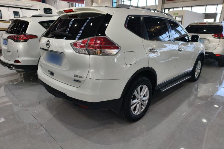 Used Nissan X-Trail 2015 2.0L CVT Comfort MAX Edition 2WD Exterior 3