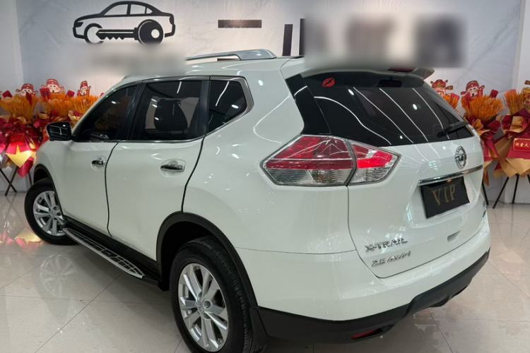 Used Nissan X-Trail 2015 2.5L CVT Leading MAX Edition 4WD Exterior 3
