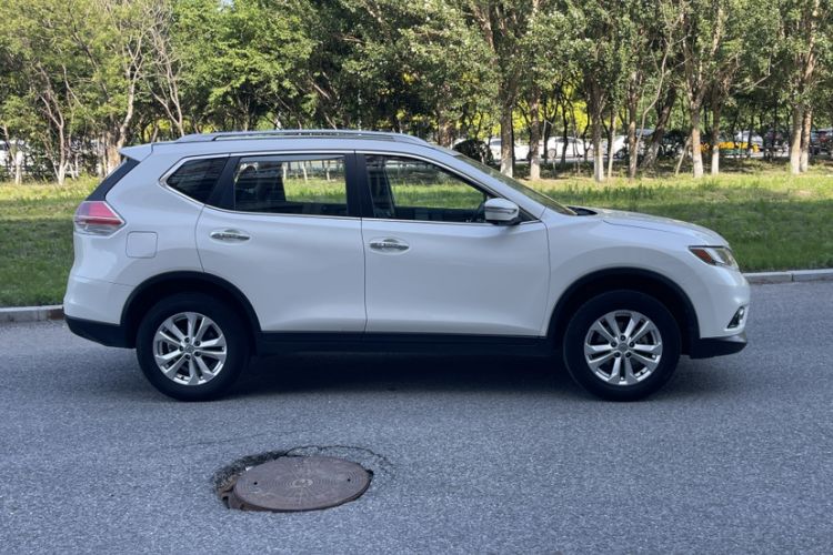 Used Nissan X-Trail 2015 2.0L CVT Comfort MAX Edition 2WD Exterior 3