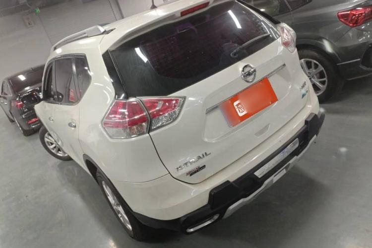 Used Nissan X-Trail 2015 2.0L CVT Comfort MAX Edition 2WD Exterior 4