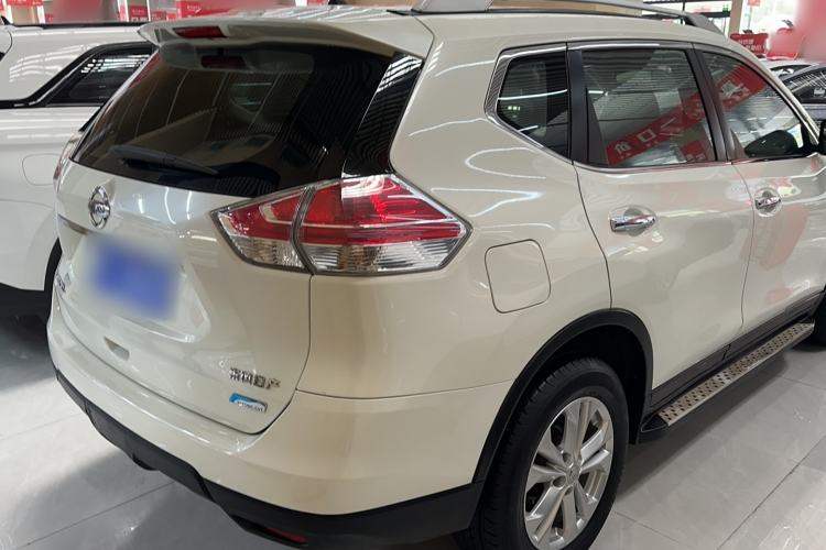 Used Nissan X-Trail 2015 2.0L CVT Comfort MAX Edition 2WD Exterior 4
