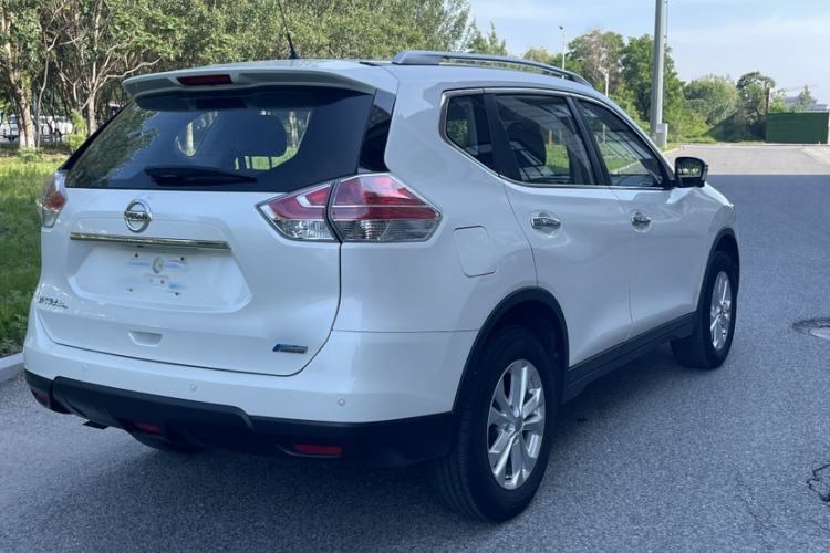 Used Nissan X-Trail 2015 2.0L CVT Comfort MAX Edition 2WD Exterior 5