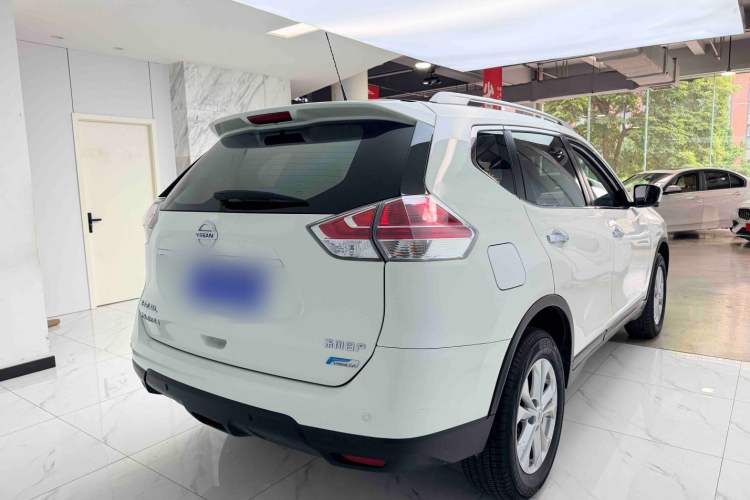 Used Nissan X-Trail 2015 2.5L CVT Leading MAX Edition 4WD Exterior 6