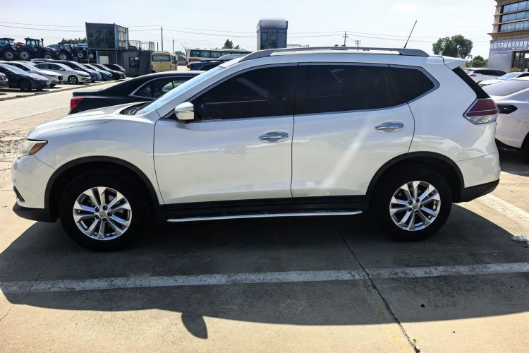 Used Nissan X-Trail 2015 2.0L CVT Comfort MAX Edition 2WD Exterior 6