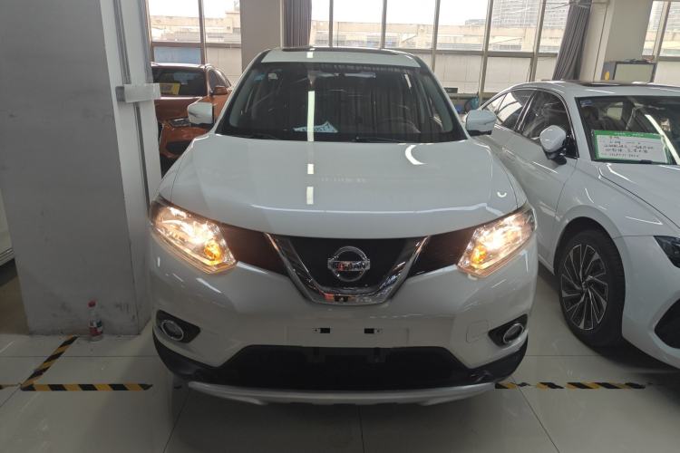 Used Nissan X-Trail 2015 2.0L CVT Comfort MAX Edition 2WD Front