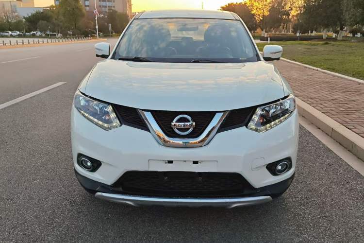 Used Nissan X-Trail 2015 2.0L CVT Comfort MAX Edition 2WD Front