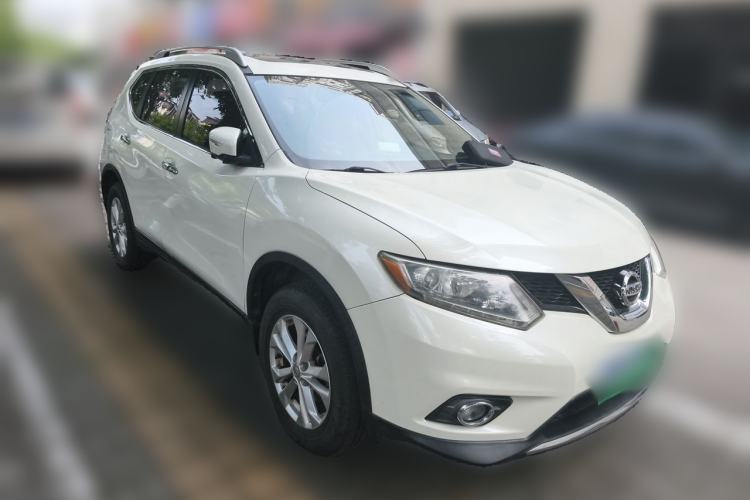 Used Nissan X-Trail 2015 2.0L CVT Comfort MAX Edition 2WD Front Right 45 Deg