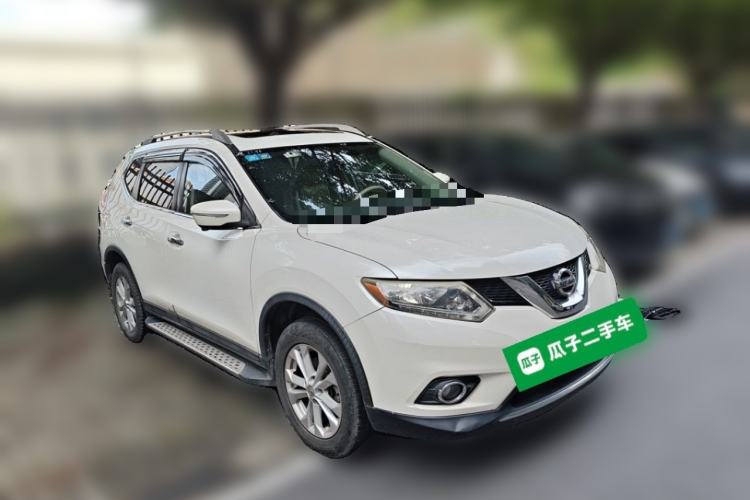 Used Nissan X-Trail 2015 2.0L CVT Comfort MAX Edition 2WD Front Right 45 Deg