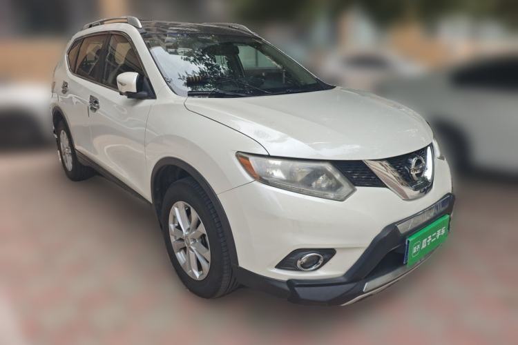 Used Nissan X-Trail 2015 2.0L CVT Comfort MAX Edition 2WD Front Right 45 Deg