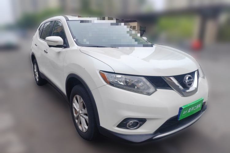 Used Nissan X-Trail 2015 2.0L CVT Comfort MAX Edition 2WD Front Right 45 Deg