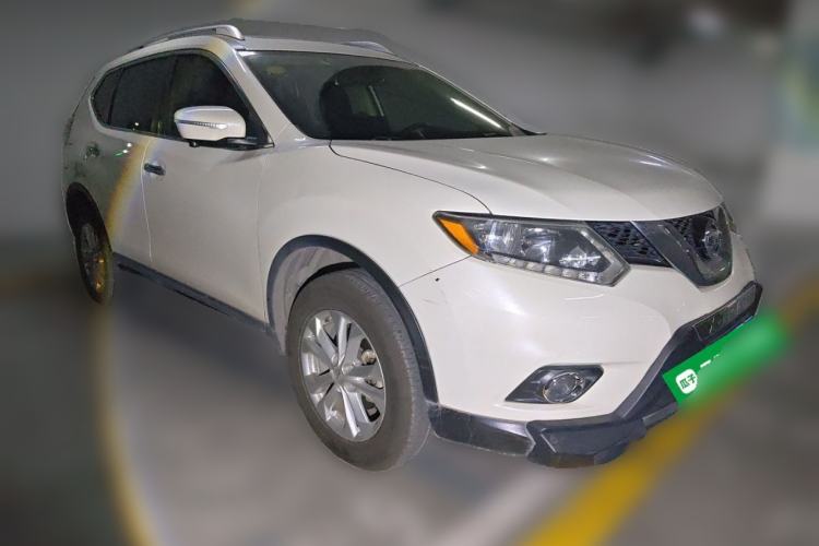 Used Nissan X-Trail 2015 2.0L CVT Comfort MAX Edition 2WD Front Right 45 Deg