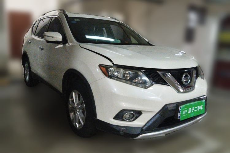 Used Nissan X-Trail 2015 2.0L CVT Comfort MAX Edition 2WD Front Right 45 Deg