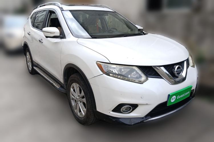 Used Nissan X-Trail 2015 2.0L CVT Comfort MAX Edition 2WD Front Right 45 Deg