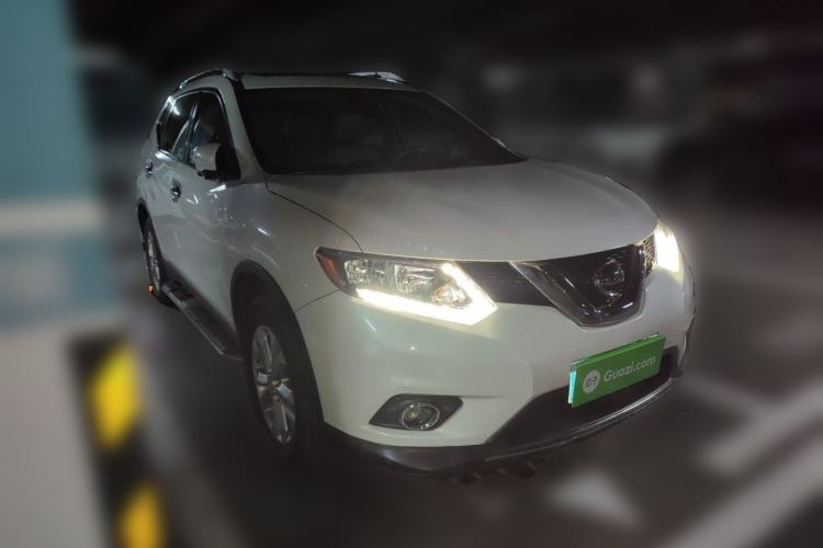 Used Nissan X-Trail 2015 2.0L CVT Comfort MAX Edition 2WD Front Right 45 Deg