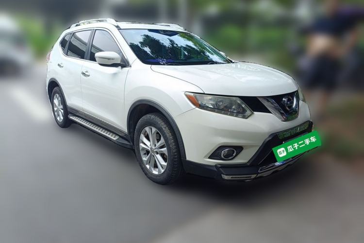 Used Nissan X-Trail 2015 2.5L CVT Leading MAX Edition 4WD Front Right 45 Deg