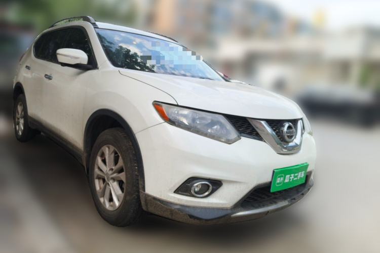 Used Nissan X-Trail 2015 2.0L CVT Comfort MAX Edition 2WD Front Right 45 Deg