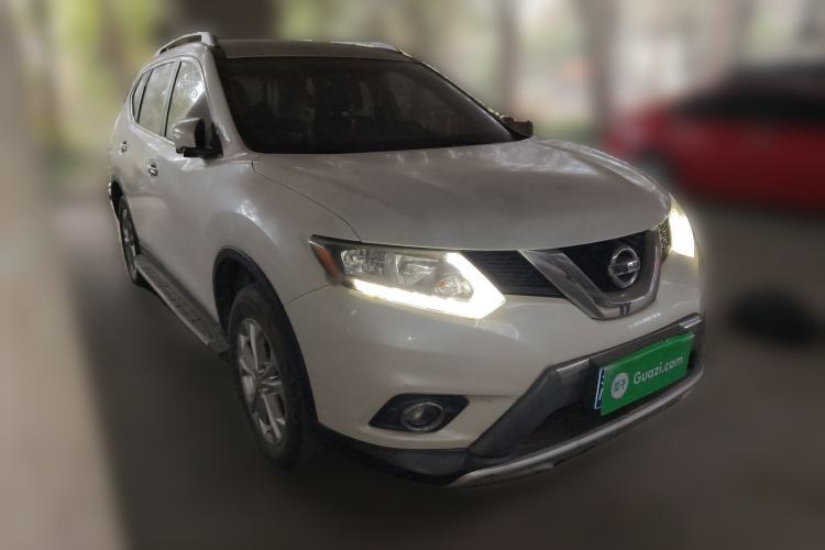 Used Nissan X-Trail 2015 2.0L CVT Comfort MAX Edition 2WD Front Right 45 Deg