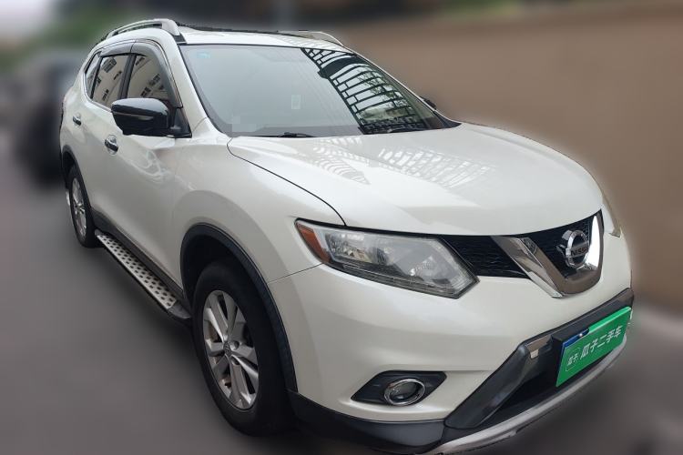 Used Nissan X-Trail 2015 2.0L CVT Comfort MAX Edition 2WD Front Right 45 Deg