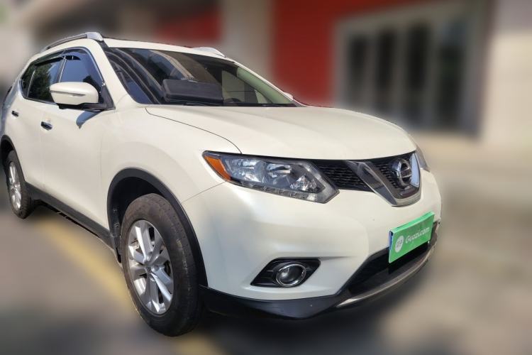 Used Nissan X-Trail 2015 2.0L CVT Comfort MAX Edition 2WD Front Right 45 Deg