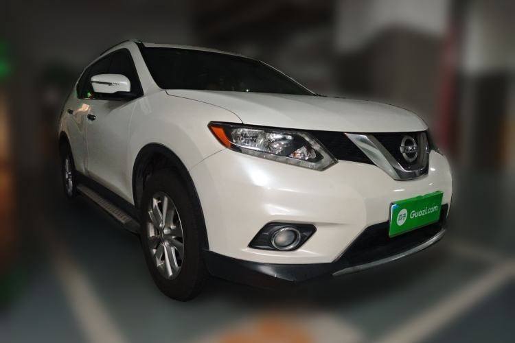 Used Nissan X-Trail 2015 2.0L CVT Comfort MAX Edition 2WD Front Right 45 Deg
