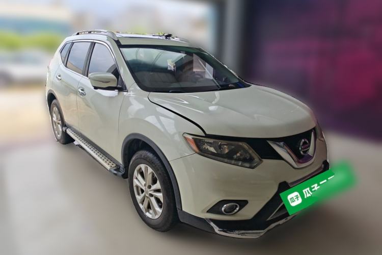 Used Nissan X-Trail 2015 2.0L CVT Comfort MAX Edition 2WD Front Right 45 Deg