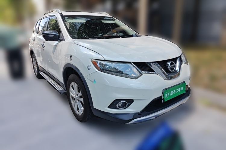 Used Nissan X-Trail 2015 2.0L CVT Comfort MAX Edition 2WD Front Right 45 Deg