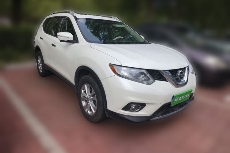 Used Nissan X-Trail 2015 2.0L CVT Comfort MAX Edition 2WD Front Right 45 Deg