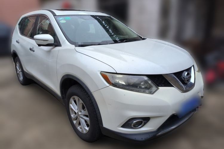 Used Nissan X-Trail 2015 2.0L CVT Comfort MAX Edition 2WD Front Right 45 Deg