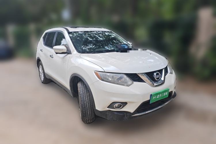 Used Nissan X-Trail 2015 2.0L CVT Comfort MAX Edition 2WD Front Right 45 Deg
