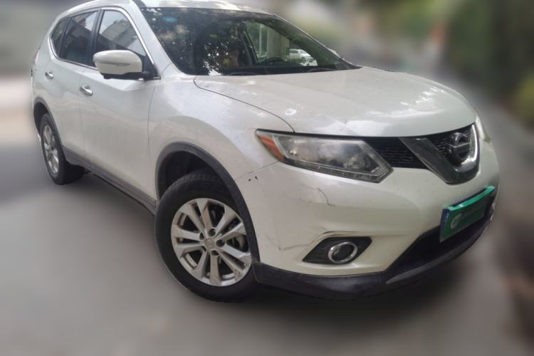Used Nissan X-Trail 2015 2.0L CVT Comfort MAX Edition 2WD Front Right 45 Deg