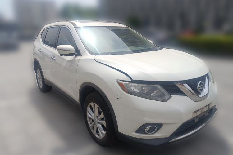 Used Nissan X-Trail 2015 2.0L CVT Comfort MAX Edition 2WD Front Right 45 Deg