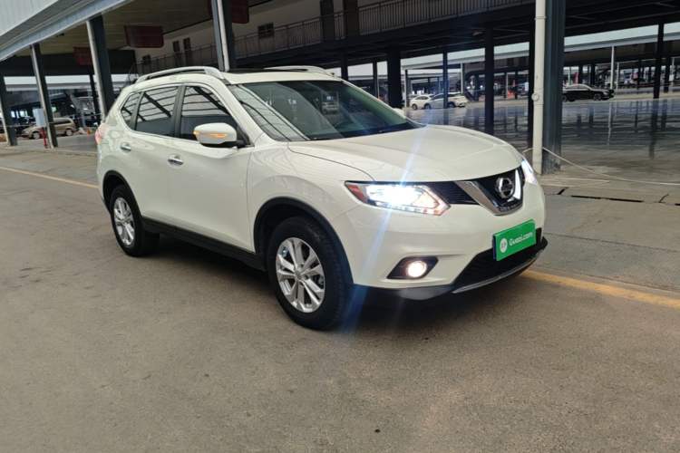 Used Nissan X-Trail 2015 2.5L CVT Leading MAX Edition 4WD Front Right 45 Deg