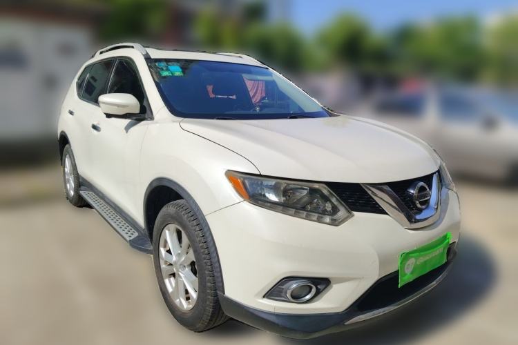 Used Nissan X-Trail 2015 2.0L CVT Comfort MAX Edition 2WD Front Right 45 Deg