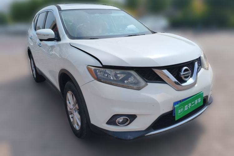 Used Nissan X-Trail 2015 2.0L CVT Comfort MAX Edition 2WD Front Right 45 Deg