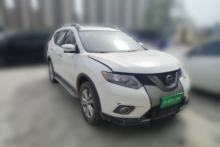Used Nissan X-Trail 2015 2.0L CVT Comfort MAX Edition 2WD Front Right 45 Deg