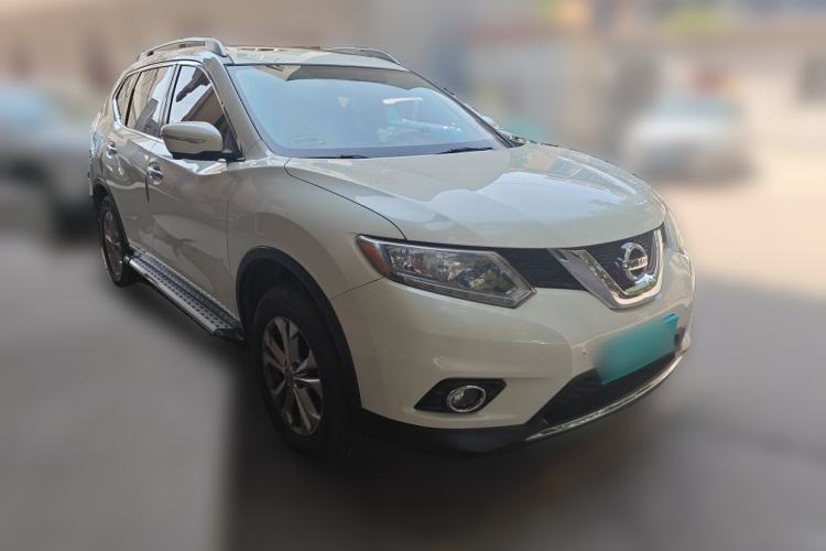 Used Nissan X-Trail 2015 2.0L CVT Comfort MAX Edition 2WD Front Right 45 Deg