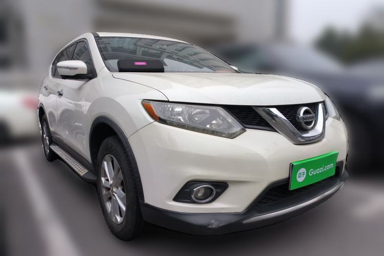 Used Nissan X-Trail 2015 2.0L CVT Comfort MAX Edition 2WD Front Right 45 Deg