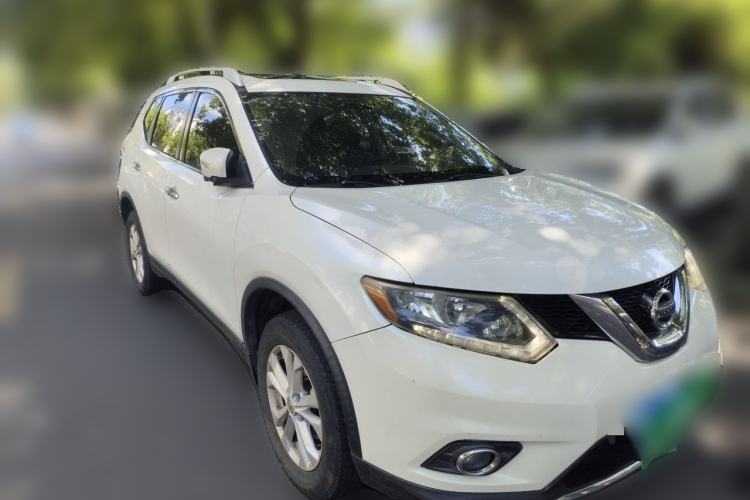 Used Nissan X-Trail 2015 2.0L CVT Comfort MAX Edition 2WD Front Right 45 Deg