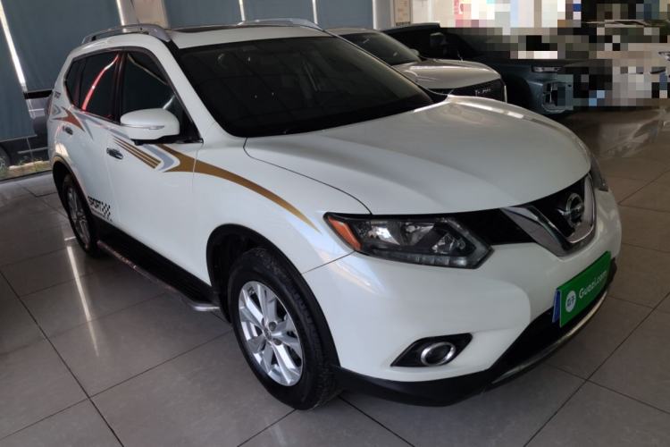 Used Nissan X-Trail 2015 2.5L CVT Leading MAX Edition 4WD Front Right 45 Deg