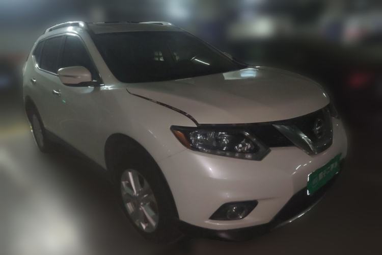 Used Nissan X-Trail 2015 2.5L CVT Leading MAX Edition 4WD Front Right 45 Deg