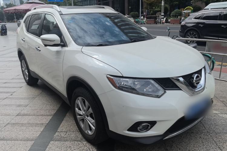 Used Nissan X-Trail 2015 2.5L CVT Leading MAX Edition 4WD Front Right 45 Deg