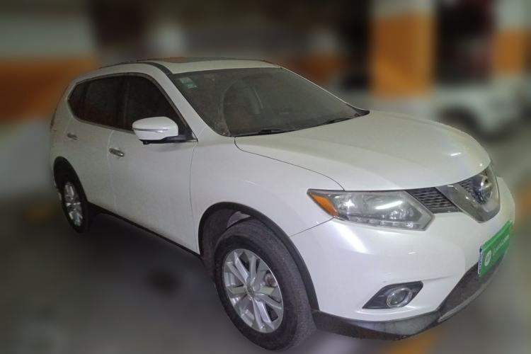 Used Nissan X-Trail 2015 2.0L CVT Comfort MAX Edition 2WD Front Right 45 Deg