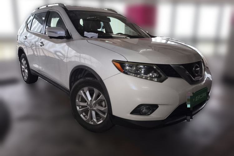 Used Nissan X-Trail 2015 2.0L CVT Comfort MAX Edition 2WD Front Right 45 Deg