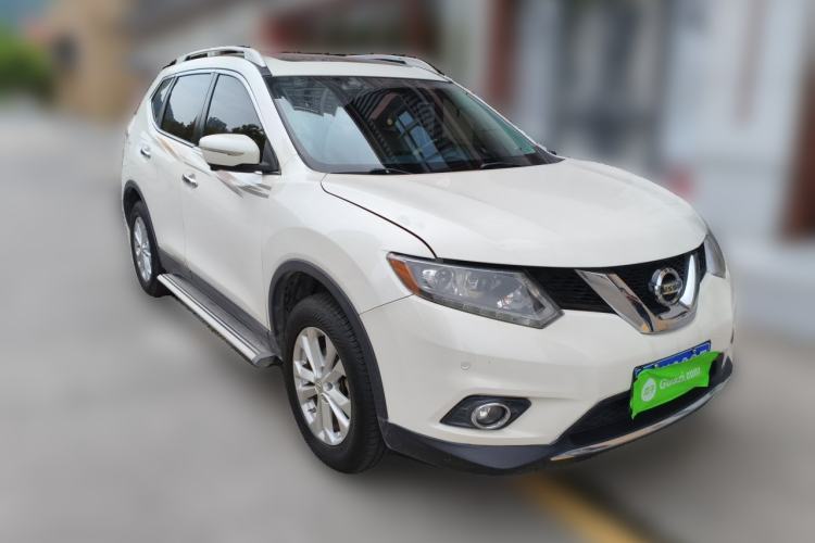 Used Nissan X-Trail 2015 2.0L CVT Comfort MAX Edition 2WD Front Right 45 Deg