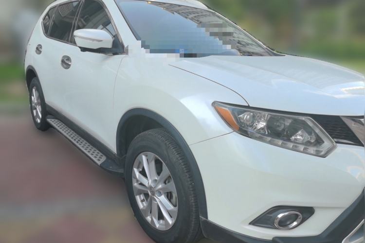 Used Nissan X-Trail 2015 2.0L CVT Comfort MAX Edition 2WD Front Right 45 Deg